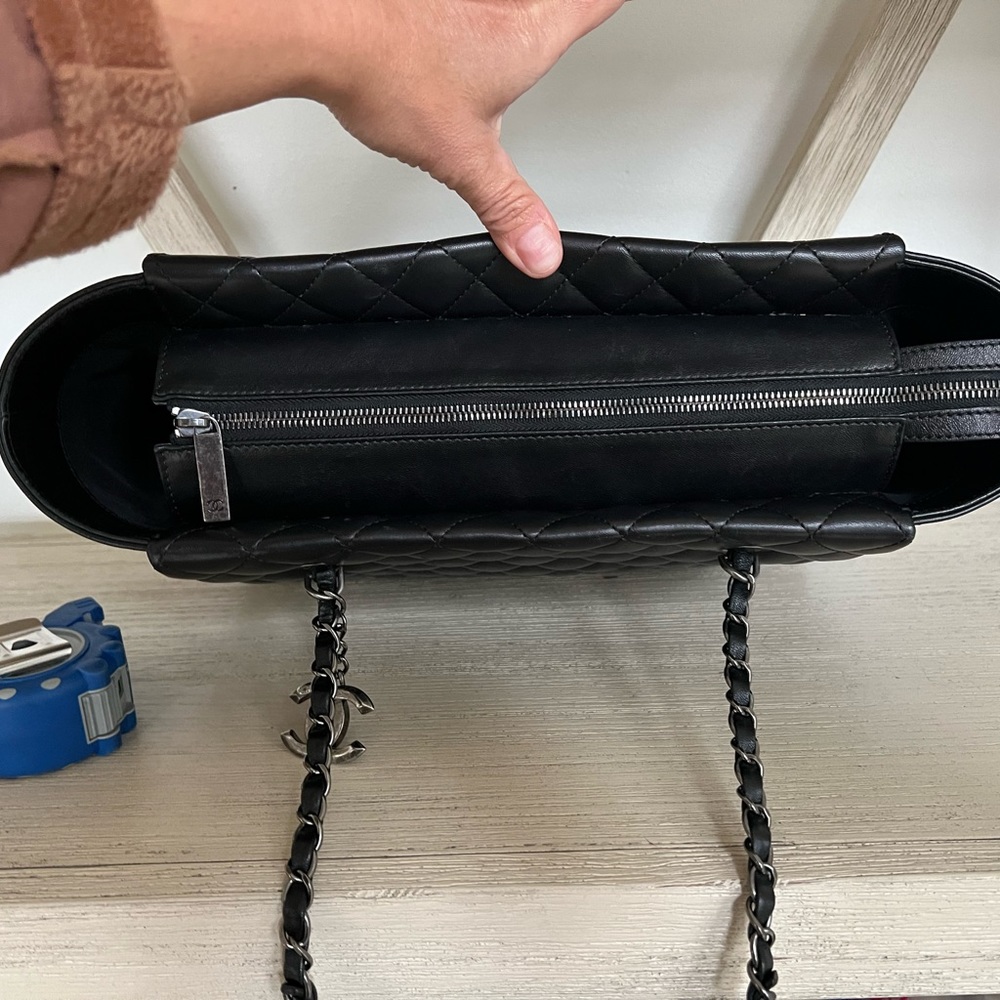 Chanel Quilted Tote - Picture 3 of 15